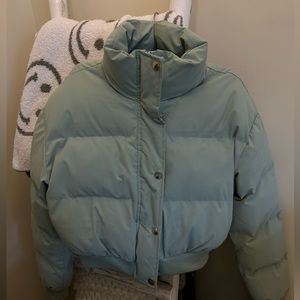 Princess Polly cropped puffer - light green in S/M